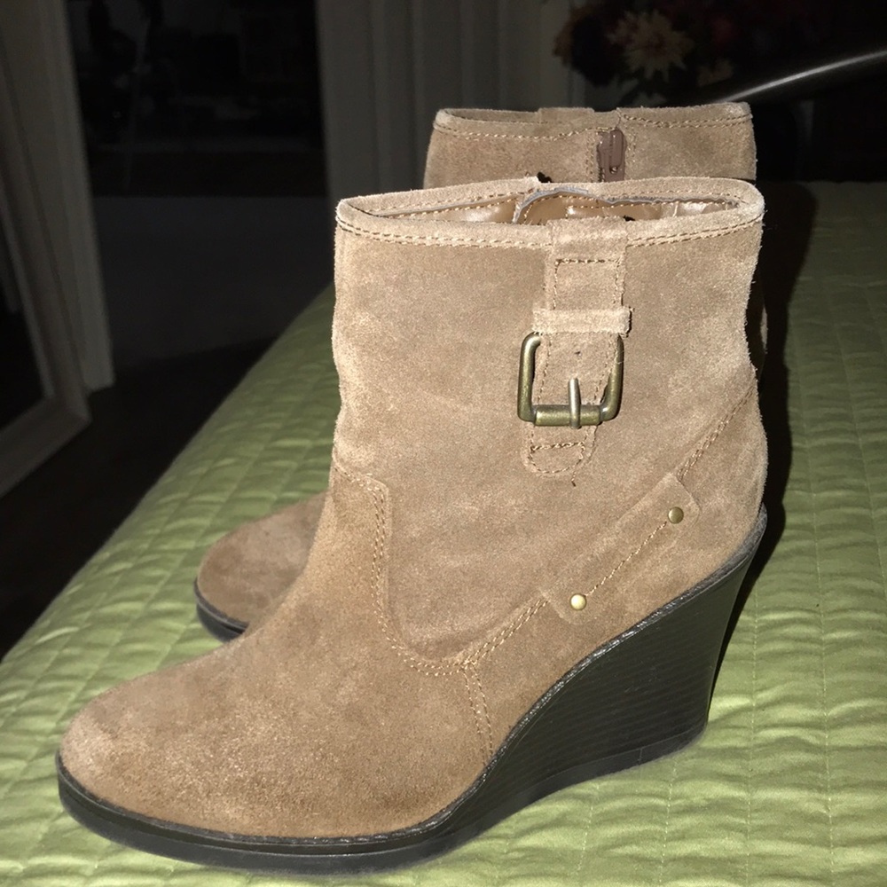 Liz & co suede booties